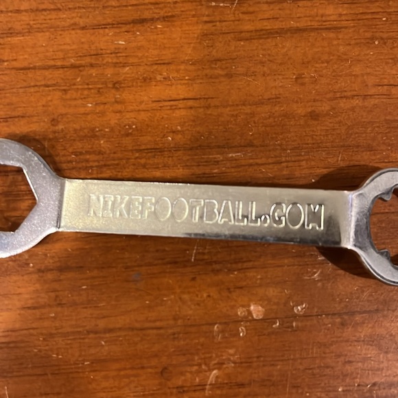 Nike SG Soccer Cleats Stud Key Wrench Tool Soft Ground Mercurial, Tiempo - Picture 5 of 5